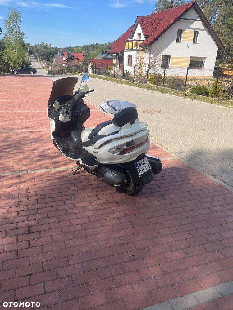 Suzuki Burgman - 4