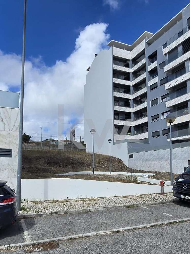 Lote de terreno com projeto aprovado e licença a pagamento na Amadora - Grande imagem: 2/10
