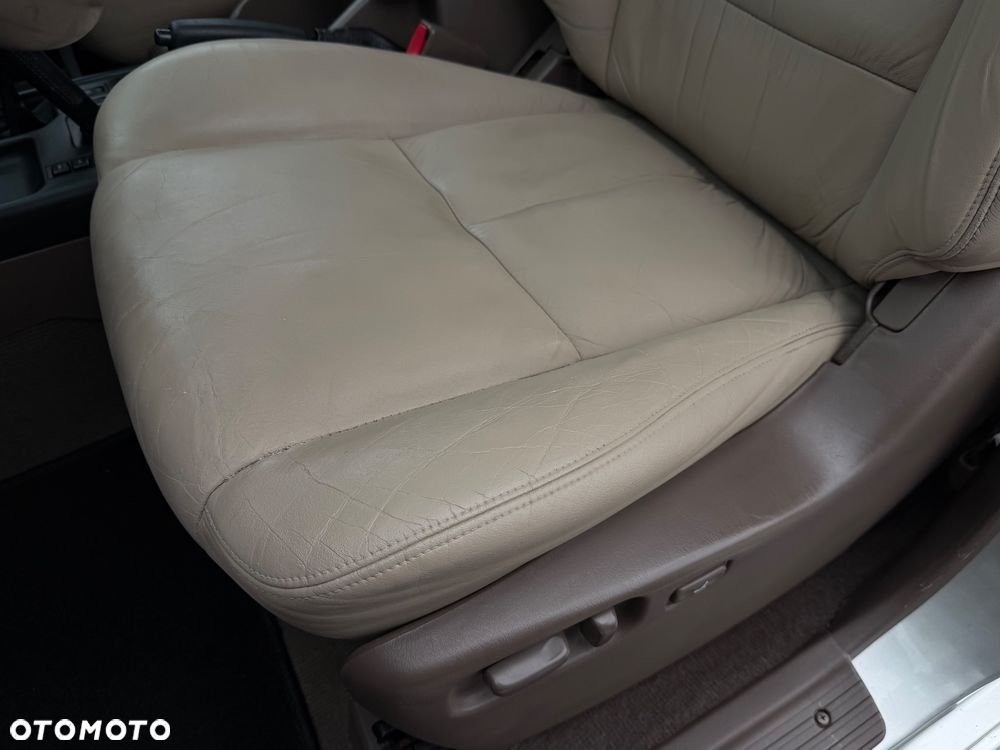 Toyota Land Cruiser - 15