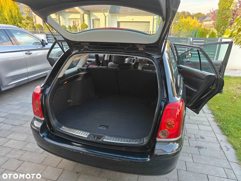 Toyota Avensis - 5