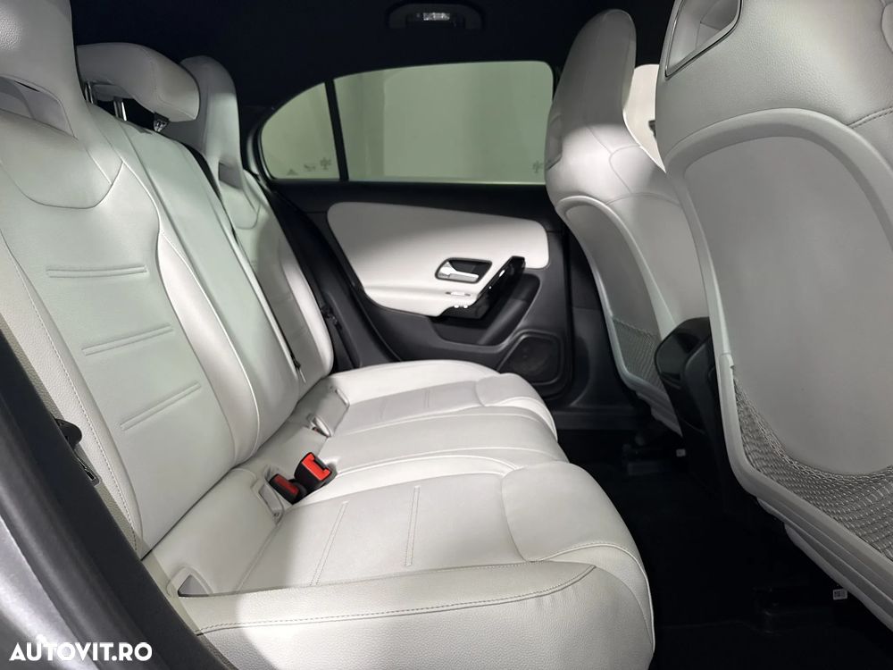 Mercedes-Benz A 200 7G-DCT - 13