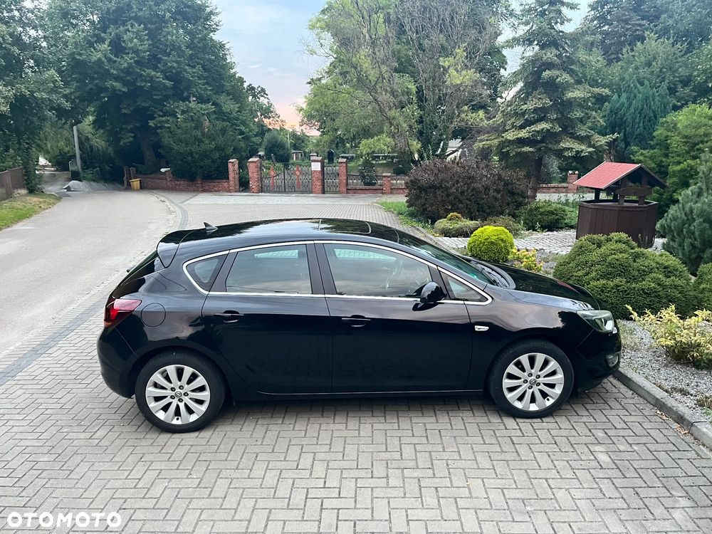 Opel Astra 1.4 Turbo Cosmo - 12