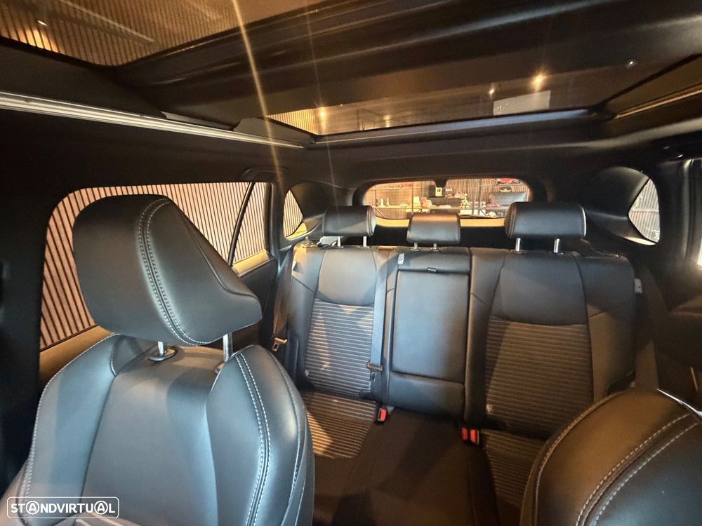 Toyota RAV4 2.5 HDF Black Edition - 25