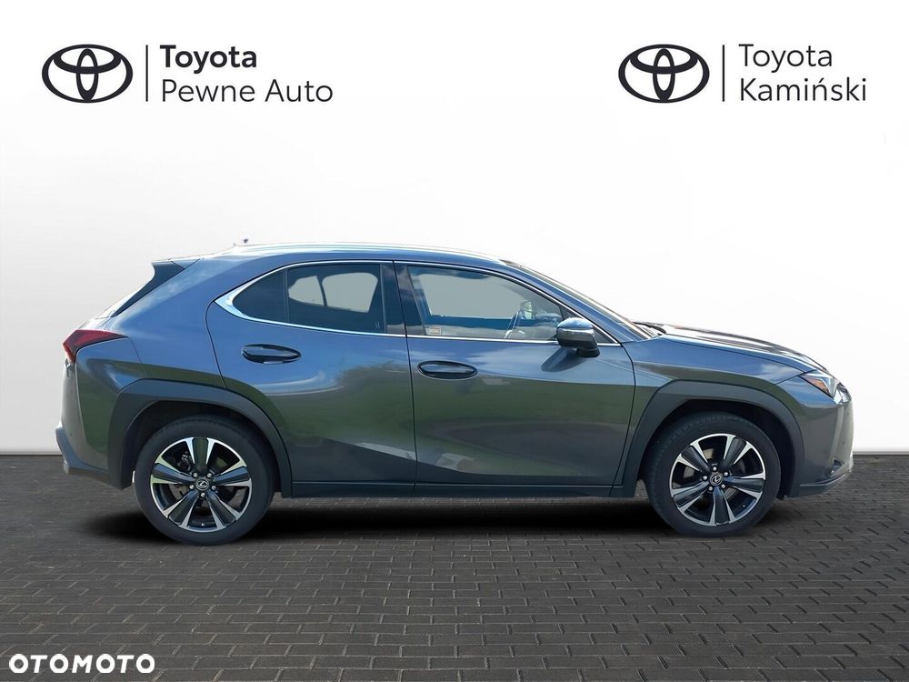 Lexus UX - 5