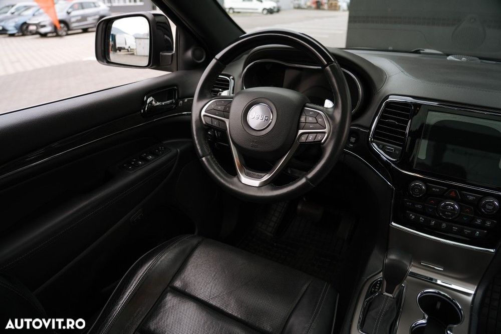 Jeep Grand Cherokee - 22