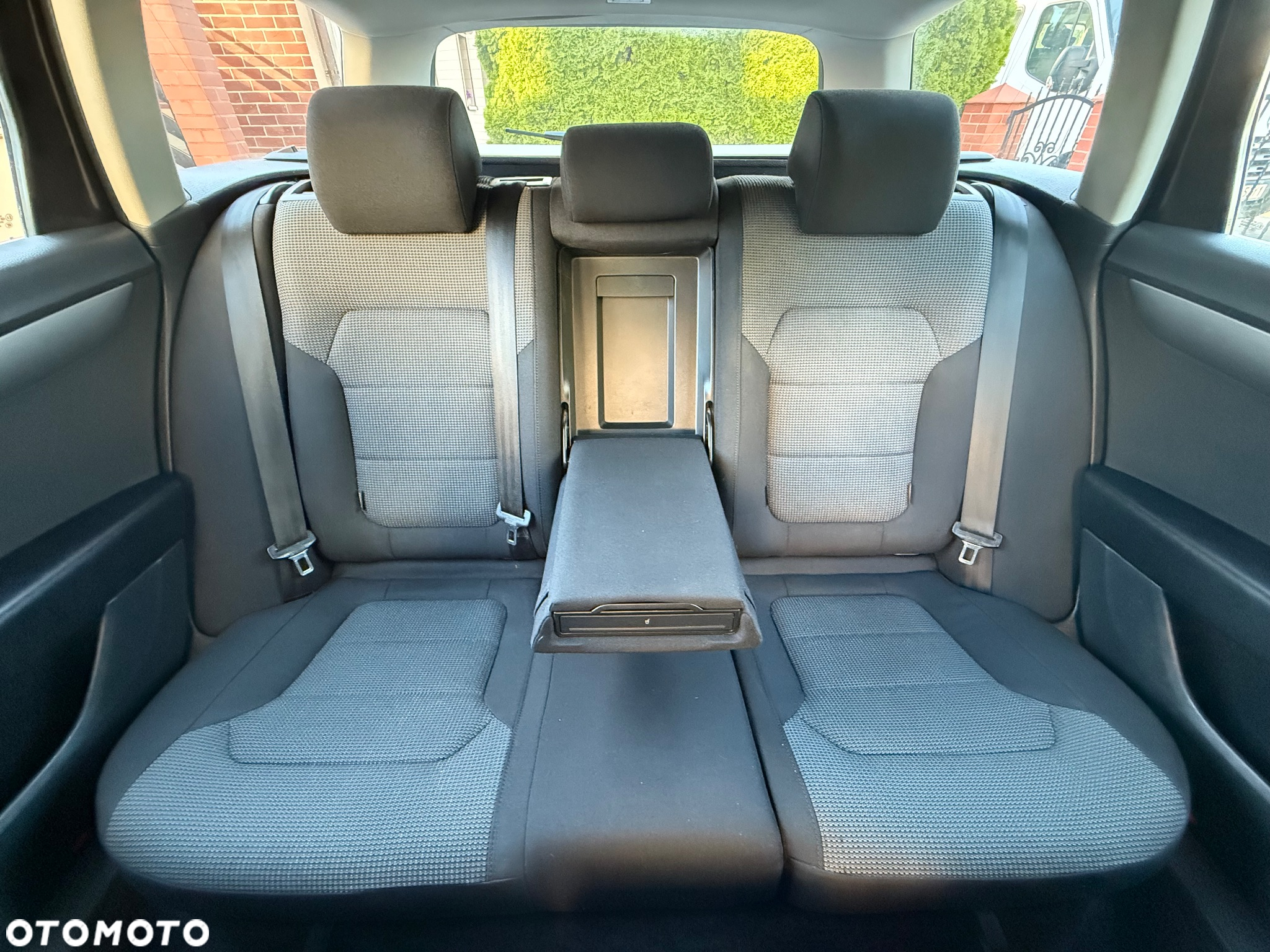 Volkswagen Passat 2.0 TDI Highline - 25