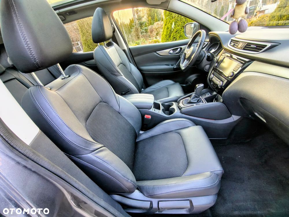 Nissan Qashqai 1.7 dCi 4x4 N-Connecta Xtronic - 27