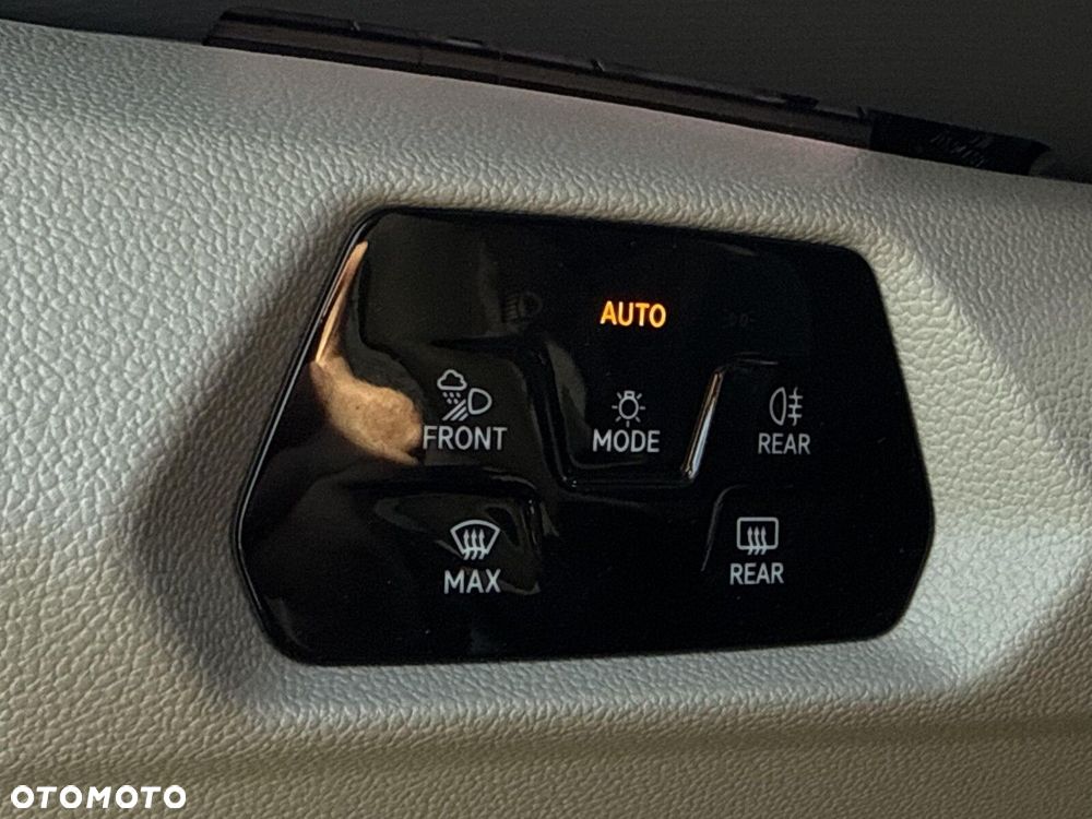 Volkswagen Multivan - 24