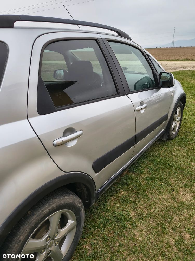 Suzuki SX4 1.6 VVT 4x2 Comfort - 4