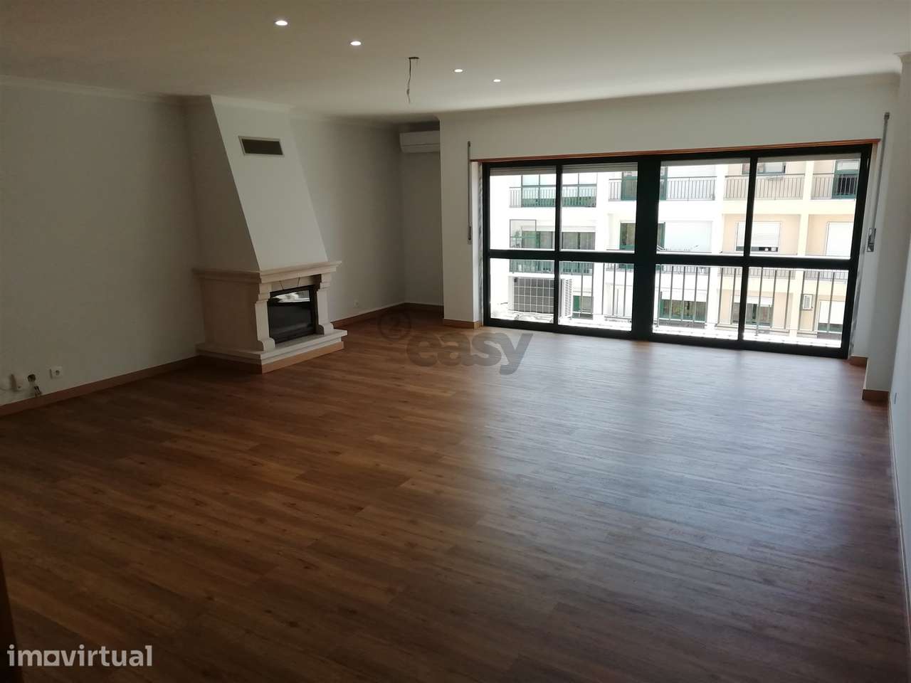 Apartamento T3 com Garagem e Arrecadação - Grande imagem: 2/40