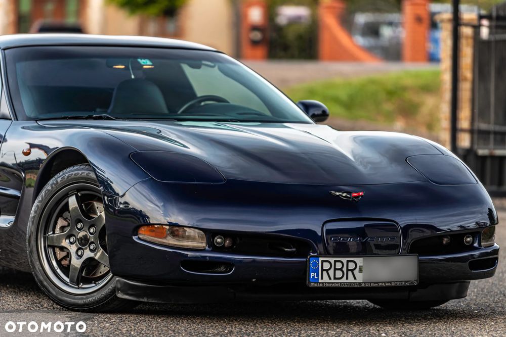 Chevrolet Corvette - 11