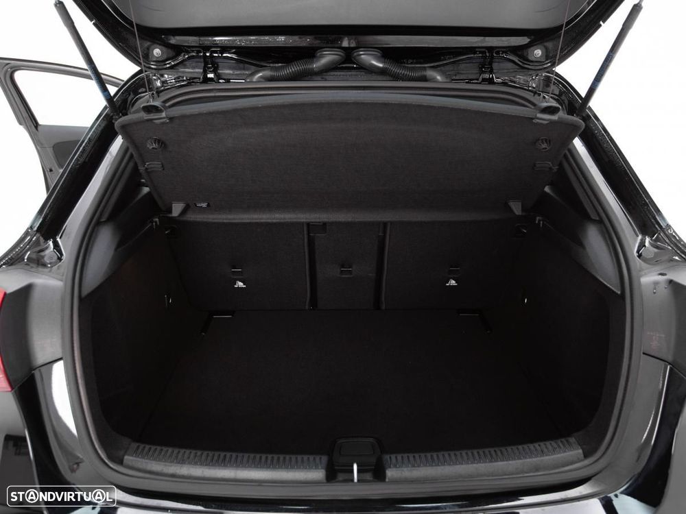 Mercedes-Benz A 200 7G-DCT AMG Line — fotografia 12