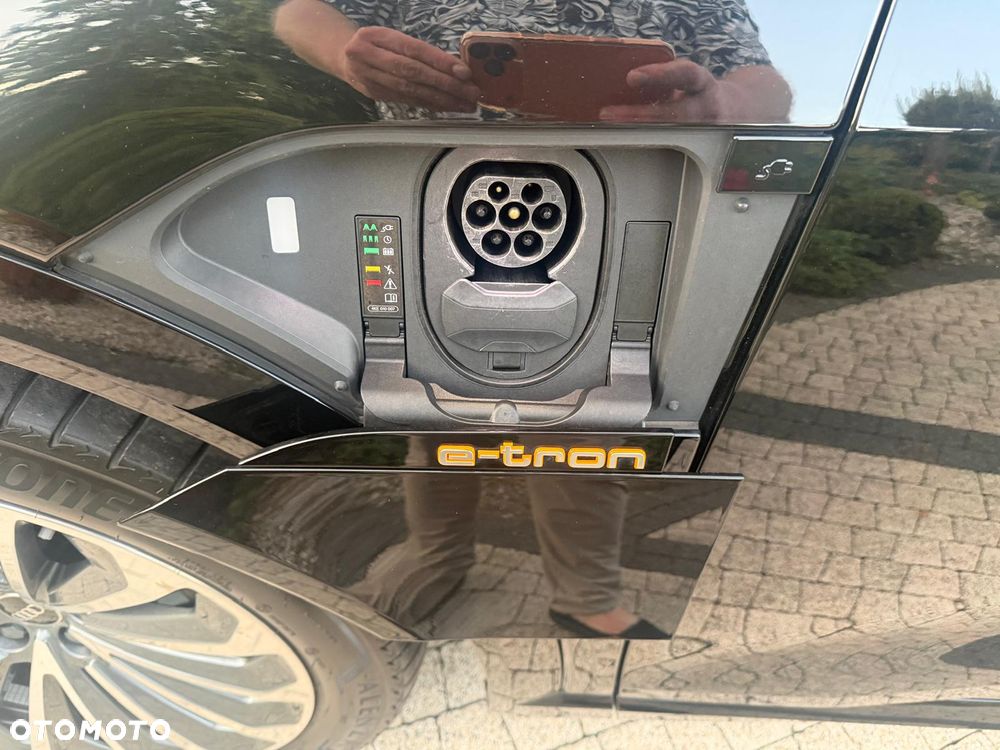 Audi e-tron 55 Quattro S Line - 11