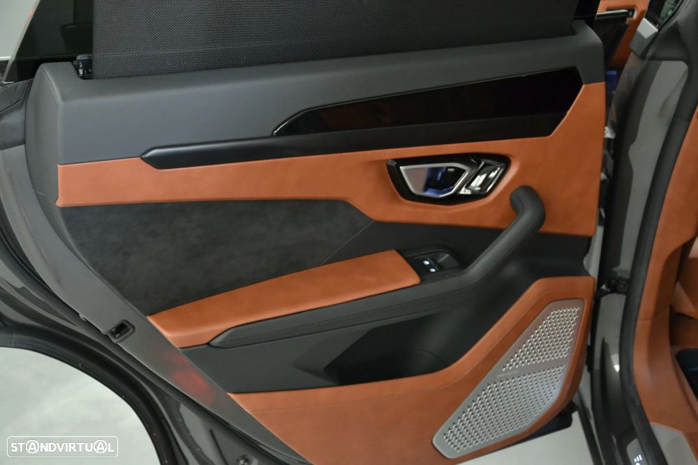 Lamborghini Urus - 28