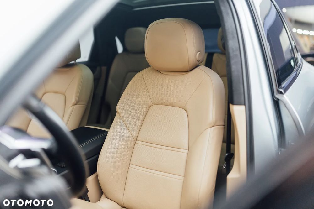 Porsche Cayenne - 33