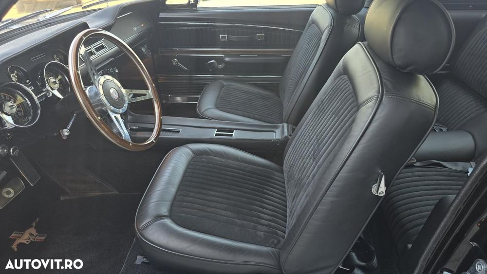 Ford Mustang - 22