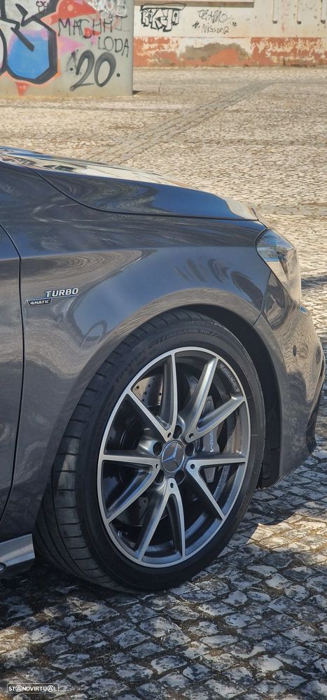 Mercedes-Benz CLA 45 AMG 4Matic 7G-DCT Orange Art Edition - 12
