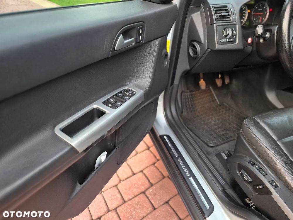 Volvo V50 2.0D Momentum - 27