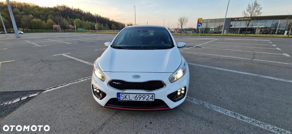 Kia Ceed - 15