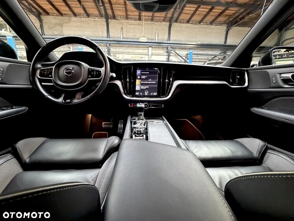 Volvo S60 T4 R-Design - 11