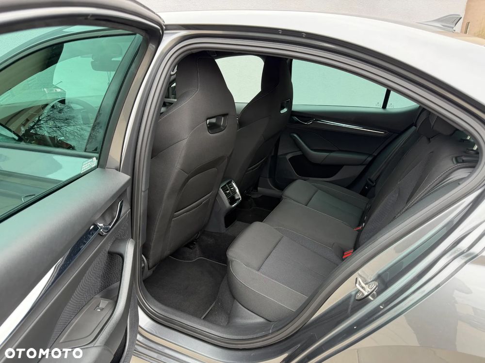 Skoda Octavia 1.5 TSI e-Tec Sportline DSG - 8