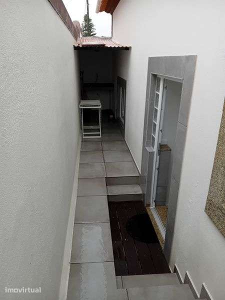 Alugo casa só com contrato Periferia Torres Vedras / Freguesia Ventosa - Grande imagem: 2/12