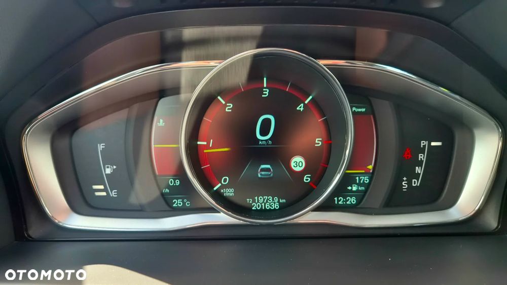 Volvo V70 D4 Geartronic Momentum - 16
