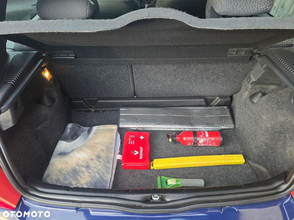 Renault Clio - 17
