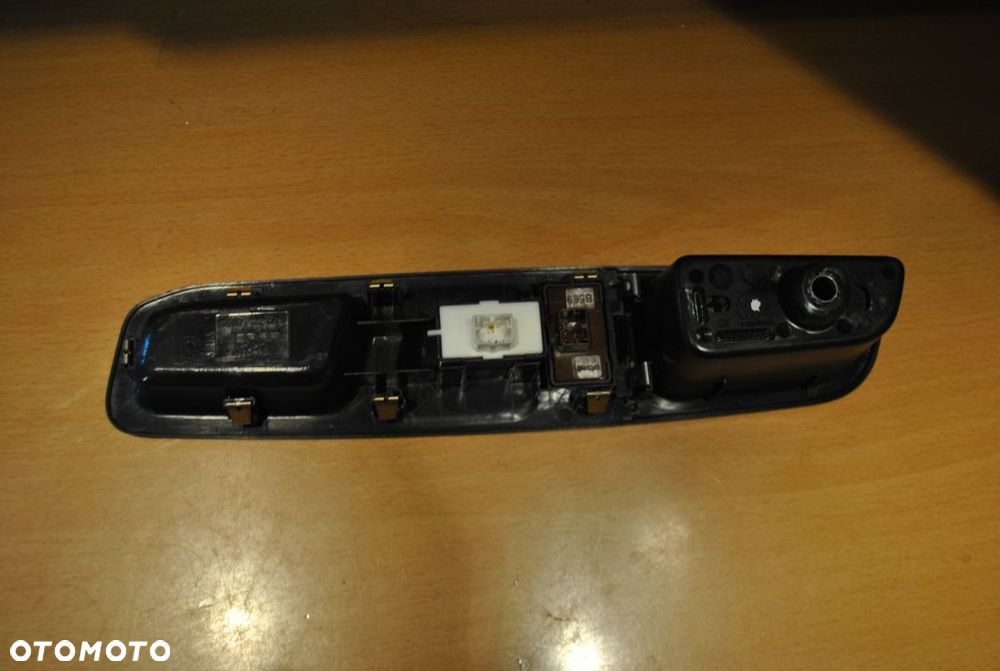 Przełącznik szyb prawy przód Jeep Renegade - 2