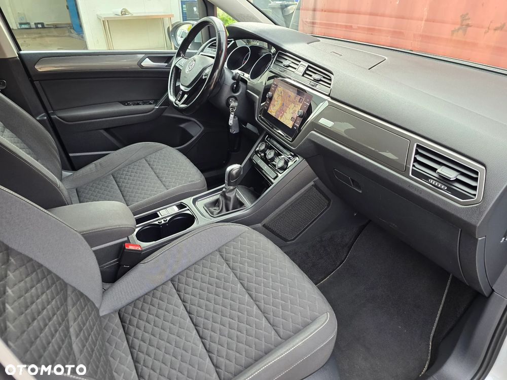 Volkswagen Touran 2.0 TDI SCR DSG Join - 8