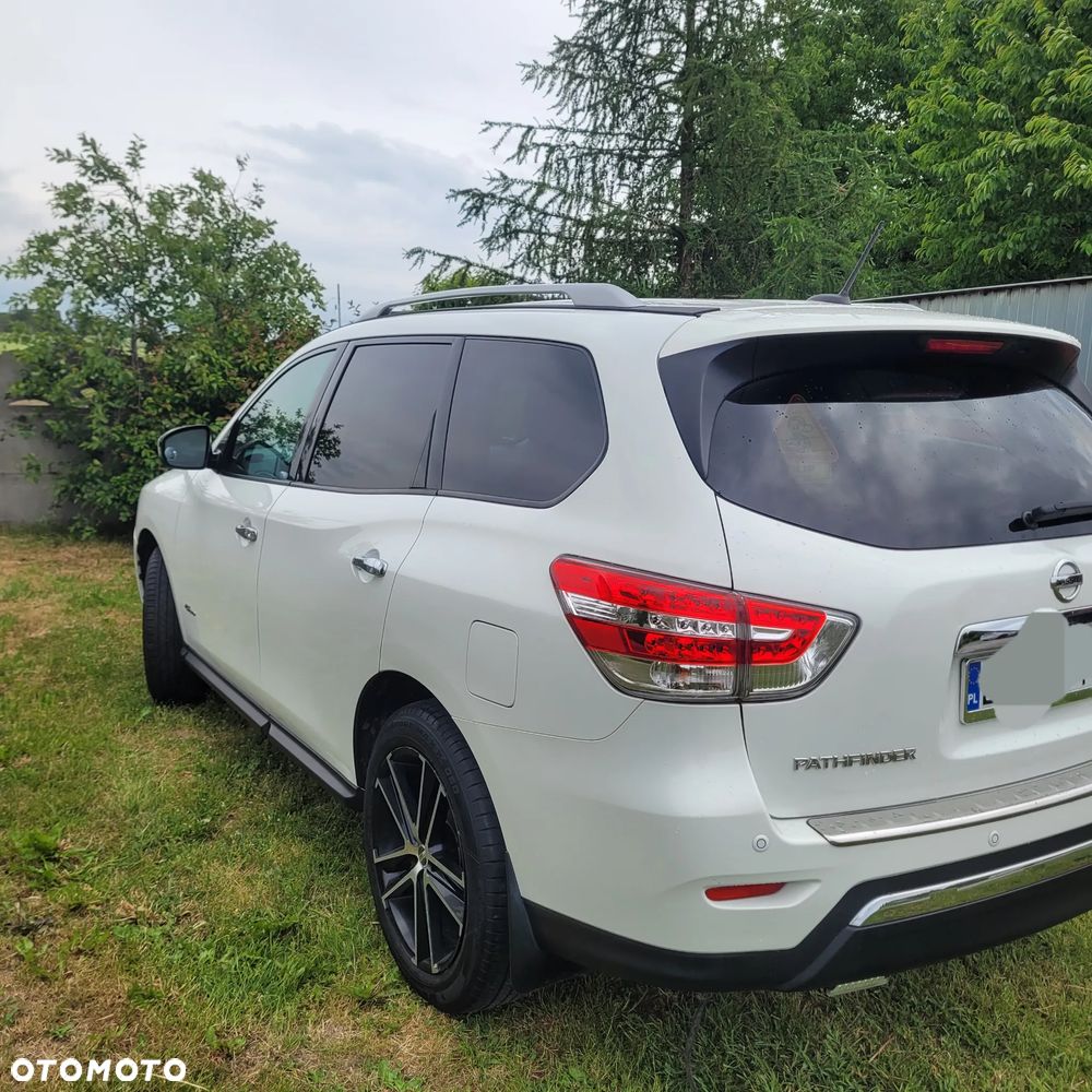 Nissan Pathfinder - 3