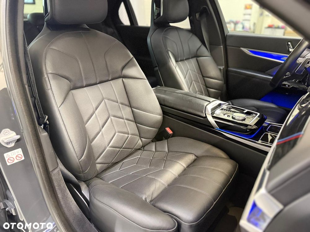 BMW Seria 7 730d mHEV - 15