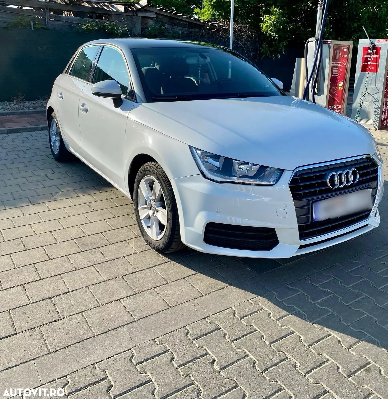 Audi A1 Sportback 1.0 TFSI S tronic - 1