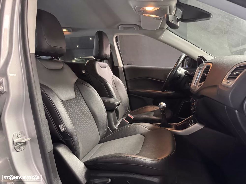 Jeep Compass 1.3 T Longitude - 27