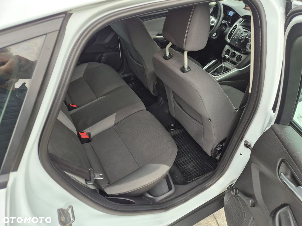 Ford Focus 1.6 TDCi DPF Start-Stopp-System SYNC Edition - 6