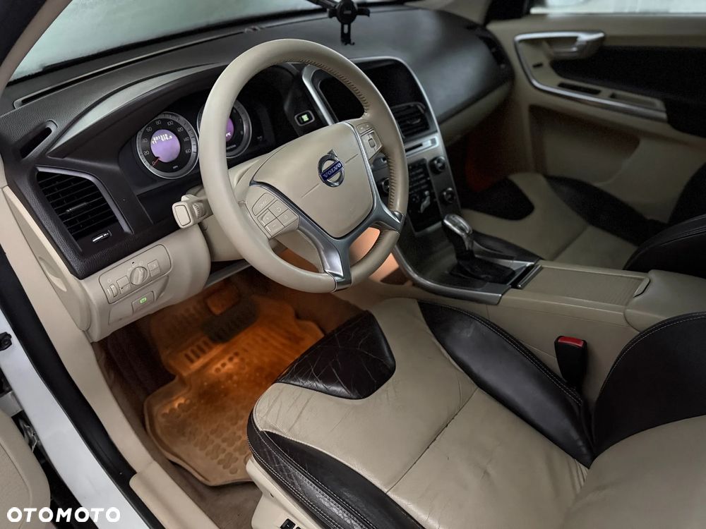 Volvo XC 60 3.2 AWD RDesign - 13