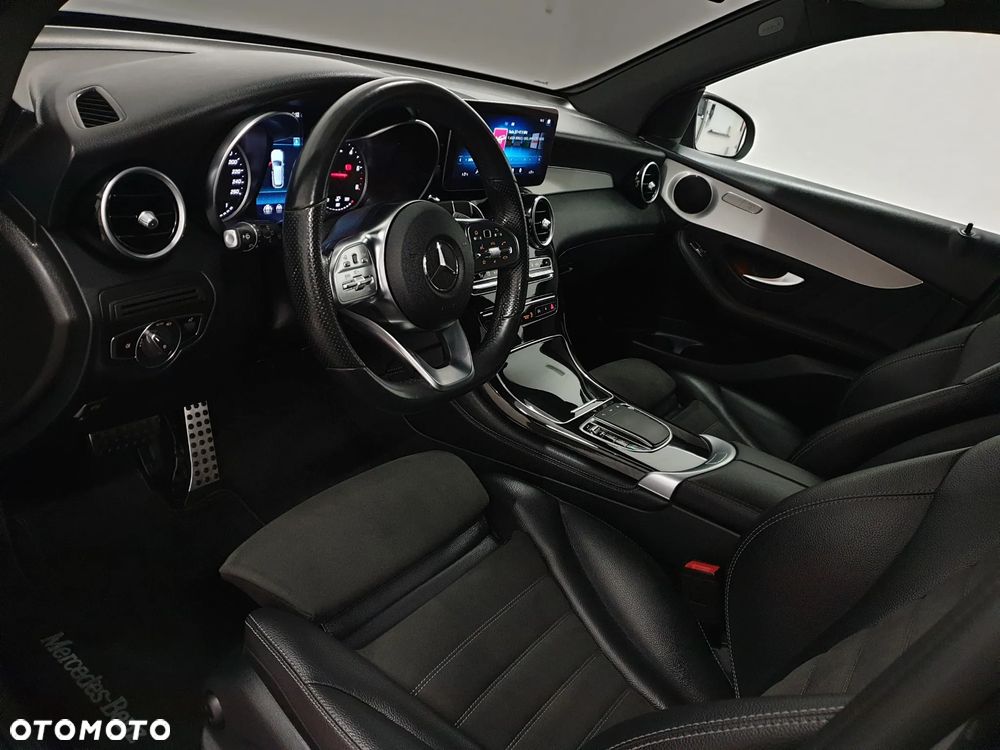 Mercedes-Benz GLC 220 d 4Matic 9G-TRONIC AMG Line Plus - 39
