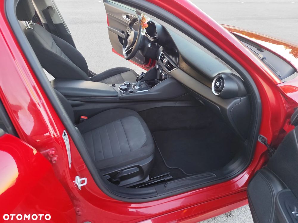 Alfa Romeo Giulia 2.0 Turbo Super - 13