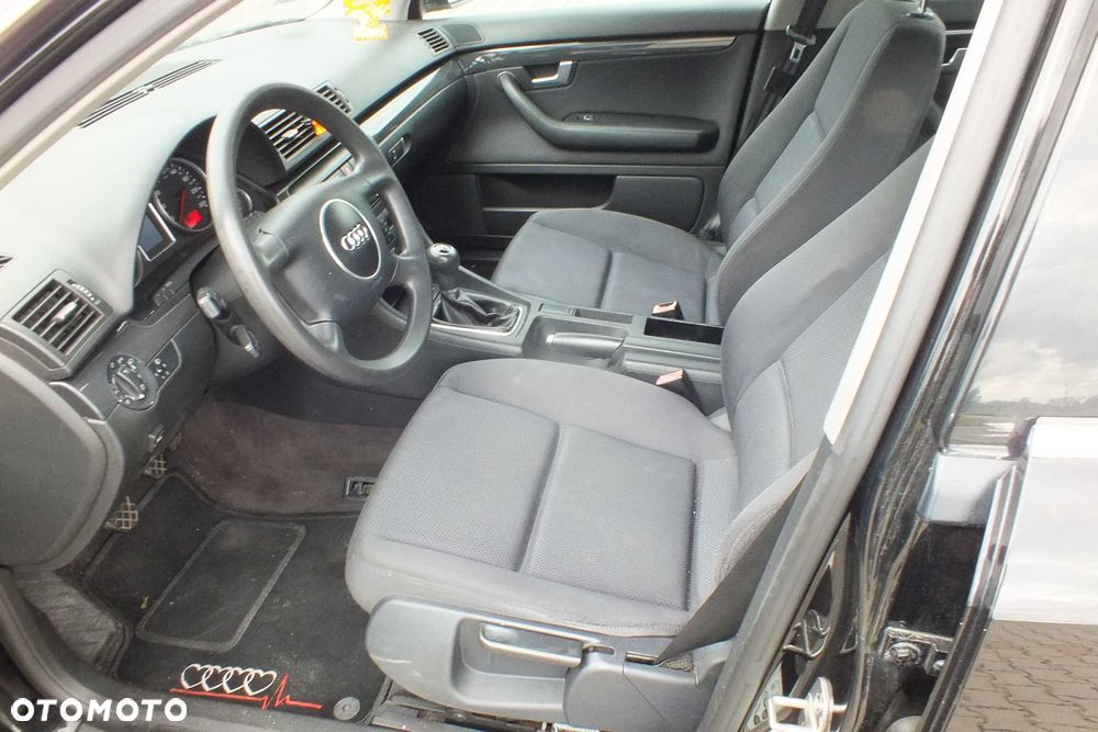 Audi A4 Limousine - 7
