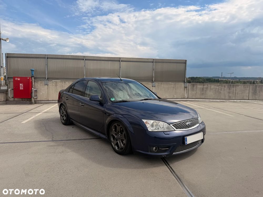 Ford Mondeo 3.0 V6 ST 220 - 2