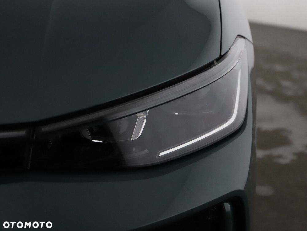 Volkswagen Passat - 31