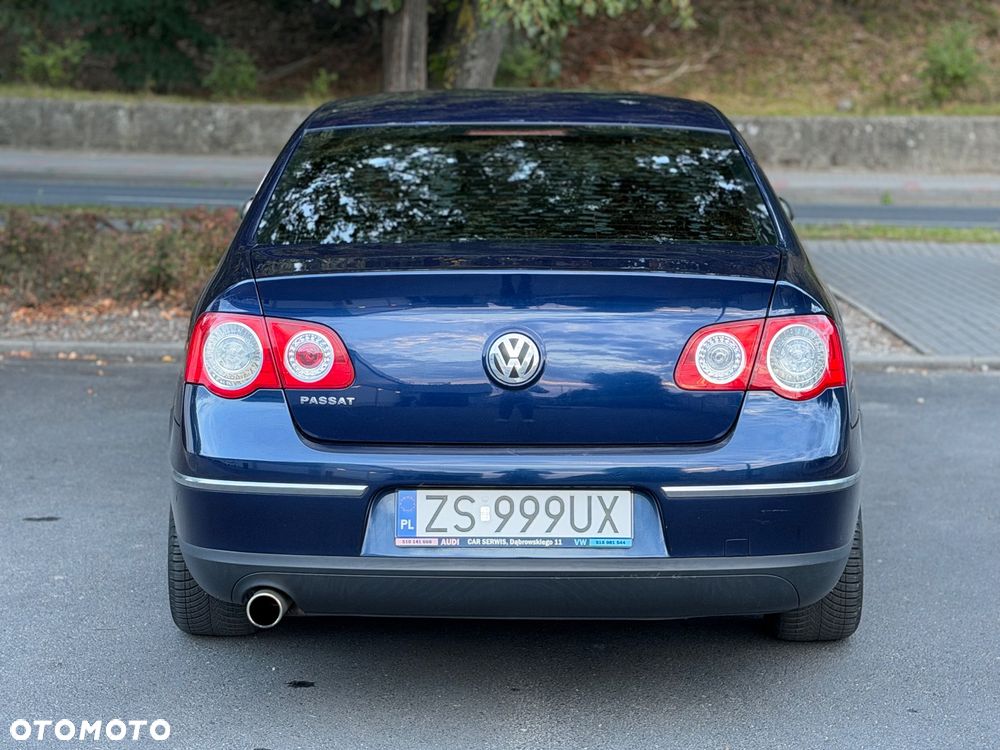 Volkswagen Passat - 4