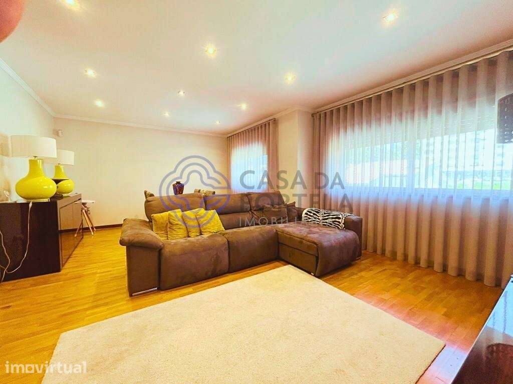 Duplex T3 com Terraço Amplo – Excelentes Áreas e Luminosidade - Grande imagem: 5/26