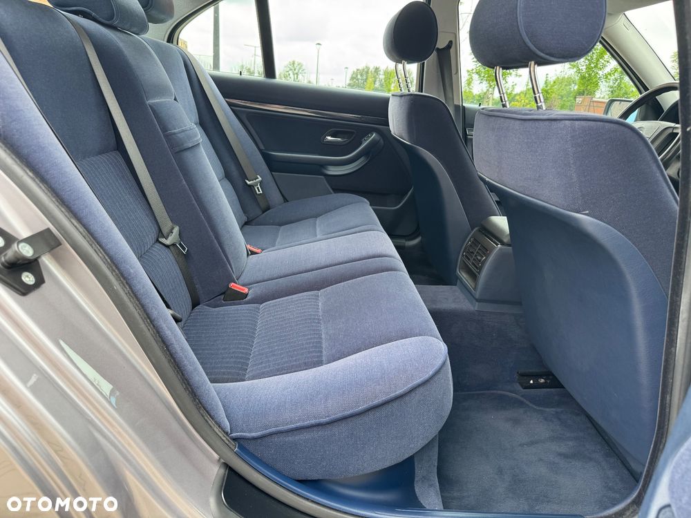 BMW Seria 5 - 16
