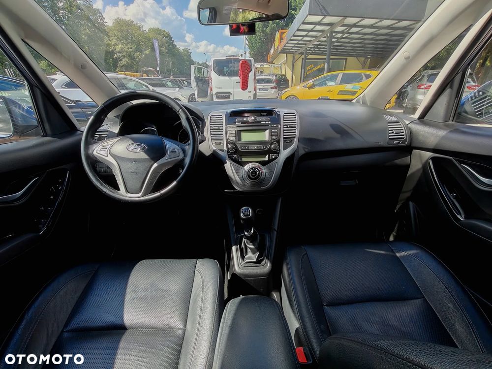 Hyundai ix20 1.6 CRDi Fifa World Cup Edition - 9