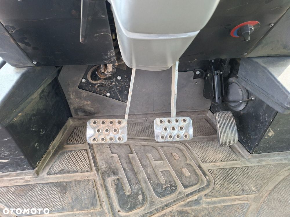 JCB Fastrac 3230 4X4 - 21