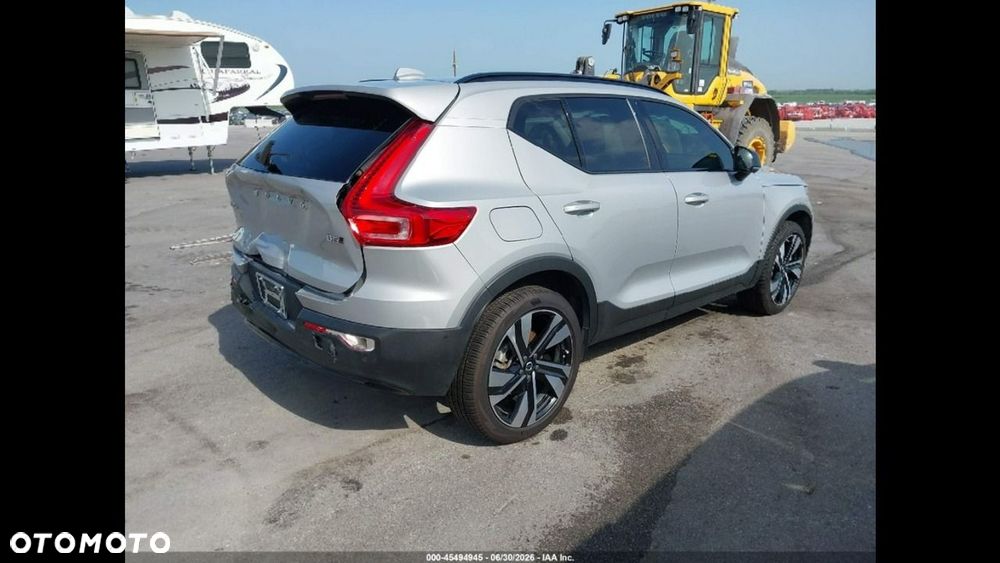 Volvo XC 40 B5 AWD Ultimate Dark - 4