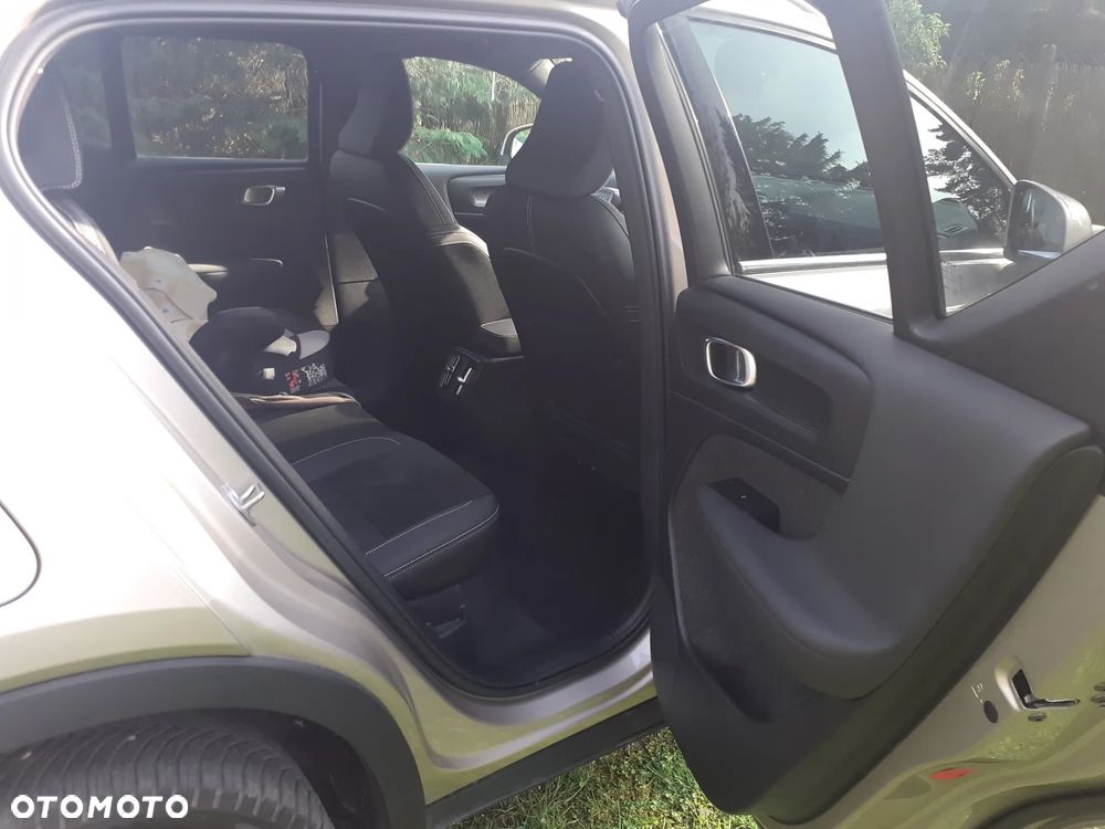Volvo XC 40 B3 Plus Dark - 9