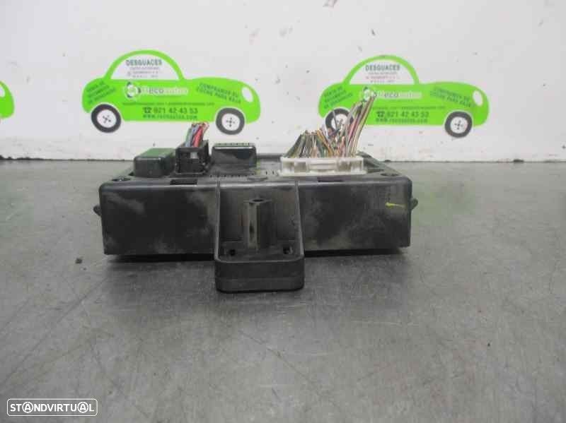 CAIXA RELÉS / FUSÍVEIS RENAULT CLIO III 2007 -8200652285 - 4