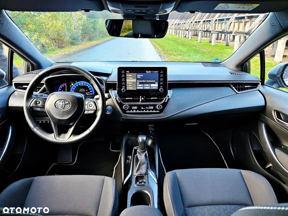 Toyota Corolla 1.8 Hybrid Selection - 28